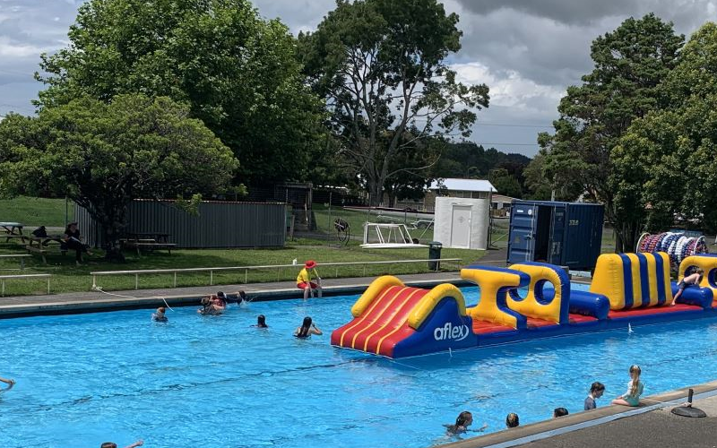 Waihi Pool with inflatable pool toy